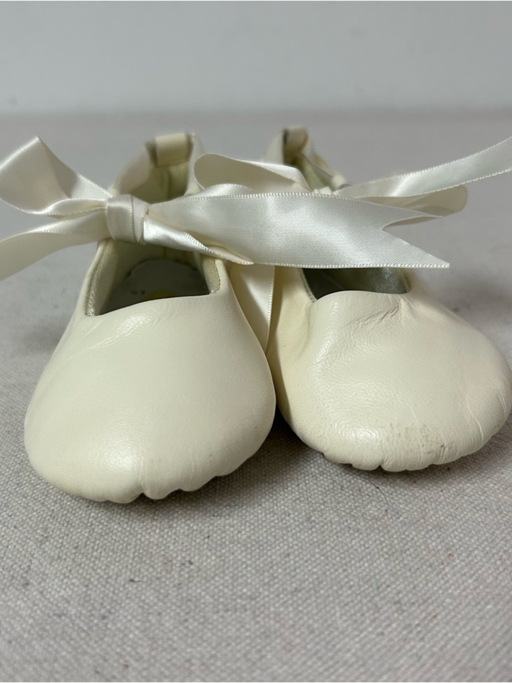 Designer’s Touch Ballet Flats Toddler Girls 6 Ivory Leather Ribbon Tie String - Picture 2 of 10